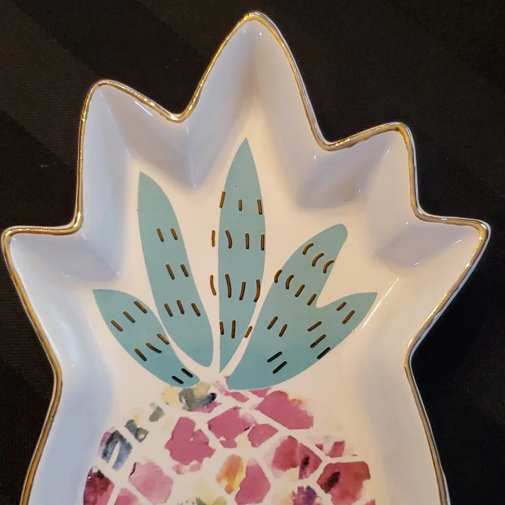 10 Strawberry Street Pineapple Trinket Tray